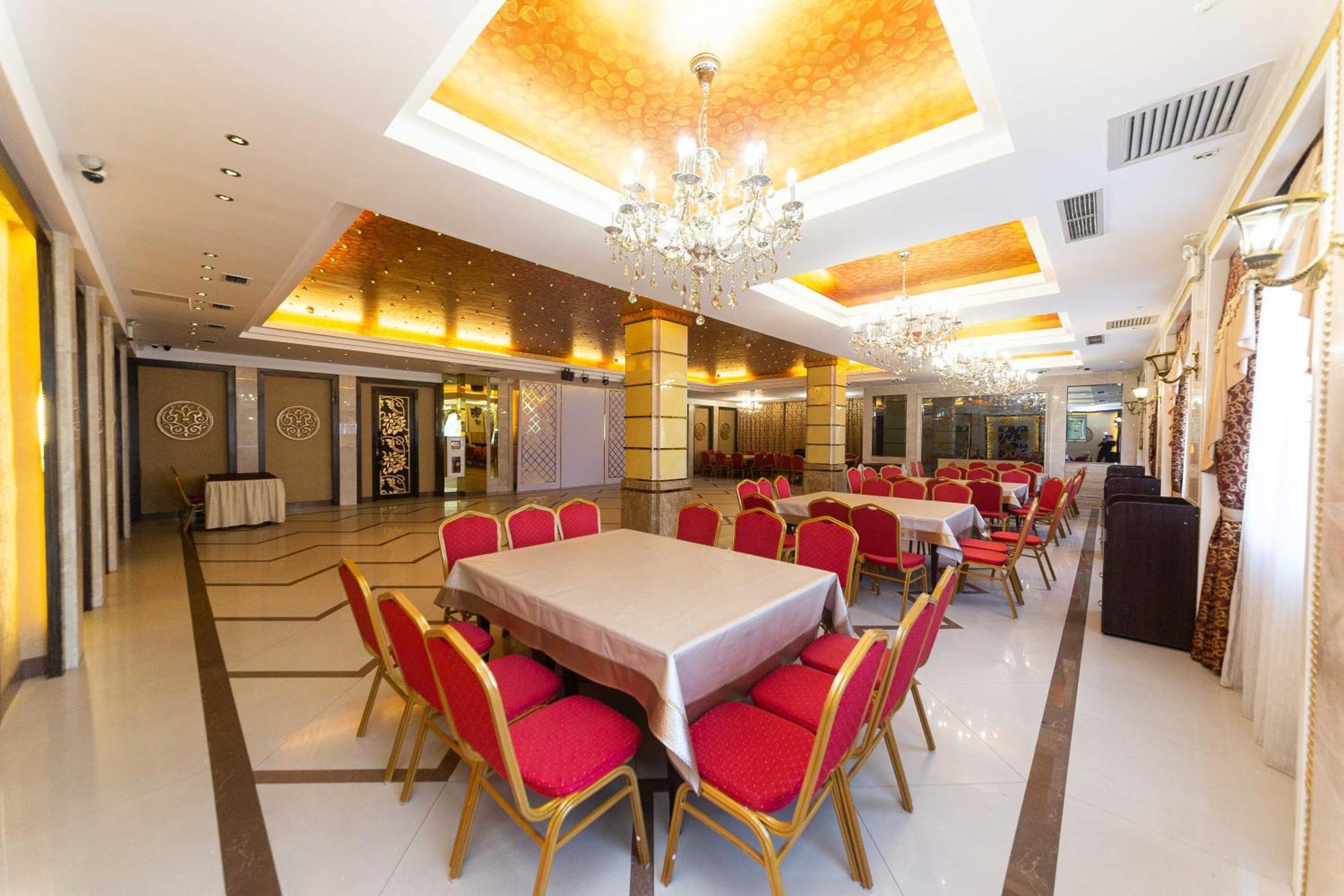O Azamat Hotel Nur-Sultan  Exterior photo