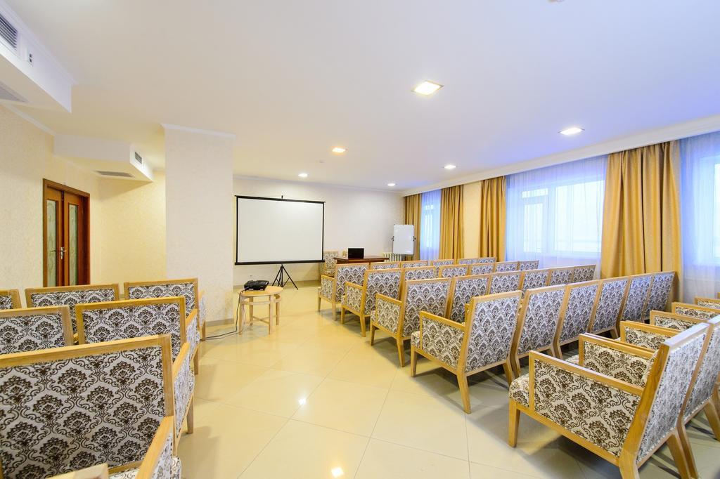 O Azamat Hotel Nur-Sultan  Exterior photo