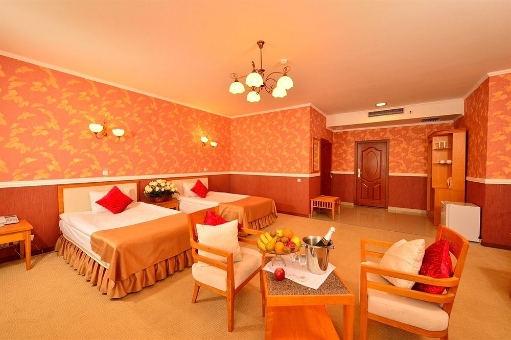 O Azamat Hotel Nur-Sultan  Exterior photo