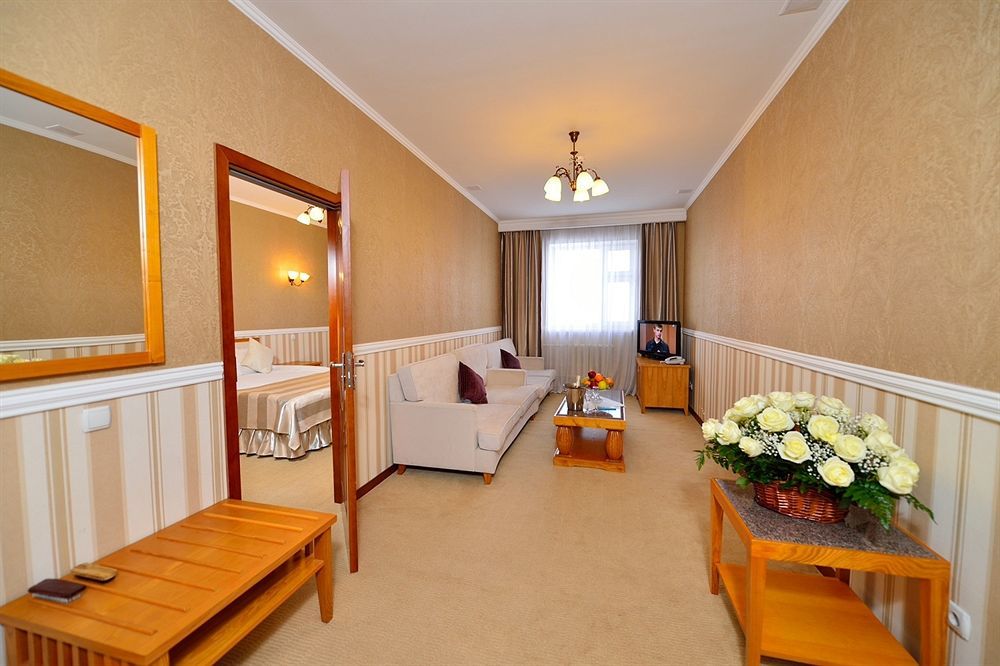 O Azamat Hotel Nur-Sultan  Exterior photo