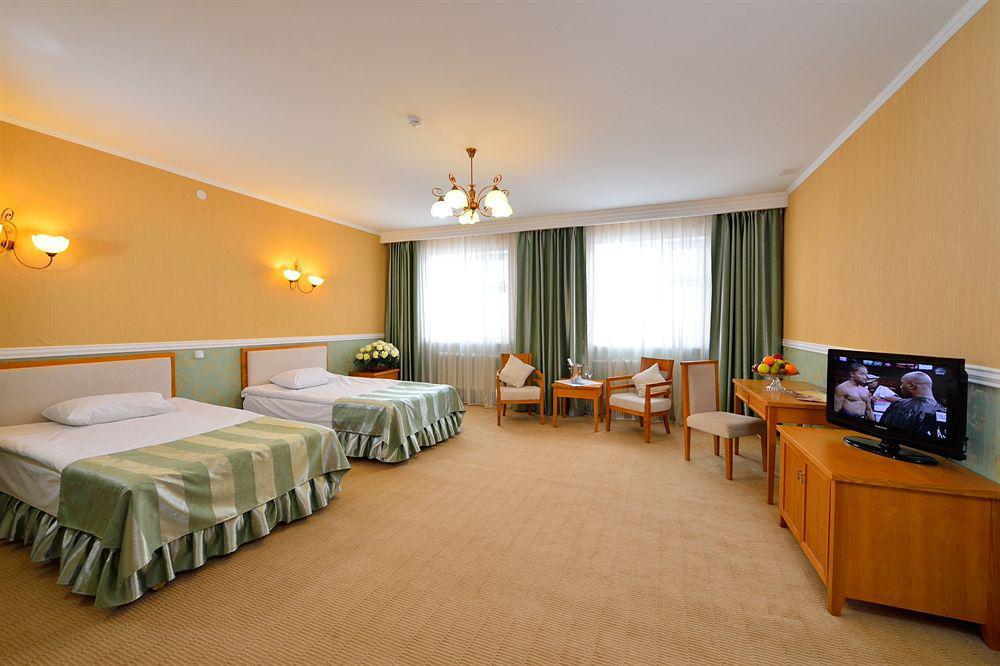 O Azamat Hotel Nur-Sultan  Exterior photo